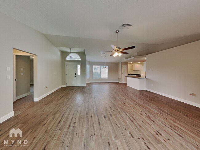 Photo - 2069 Banbury Ln