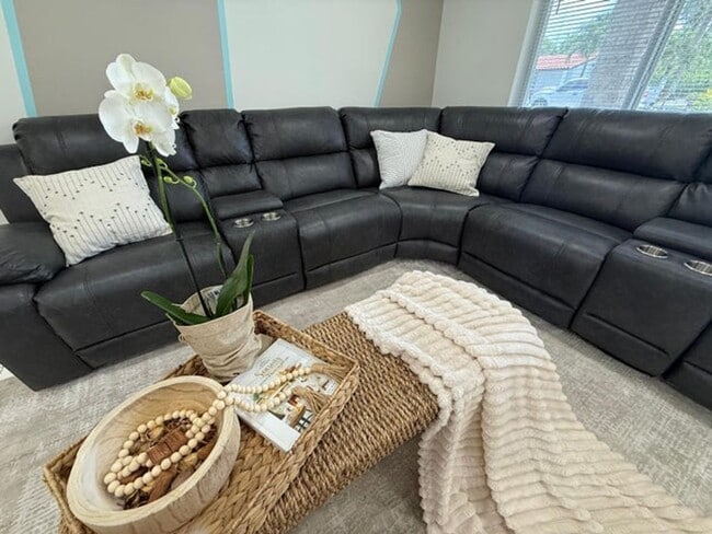 Photo - 721 NW 36th St