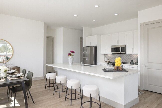 Building Photo - Massive Move-In Perks: 6 Weeks Free + $1,0... Unit BEH3 Rental