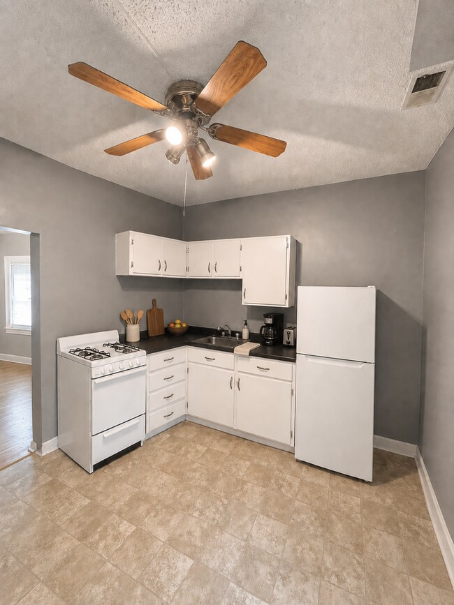 Photo - 282 W Harrison Ave Unit 3