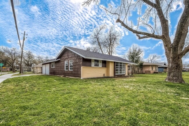 Photo - 5874 Reed Rd