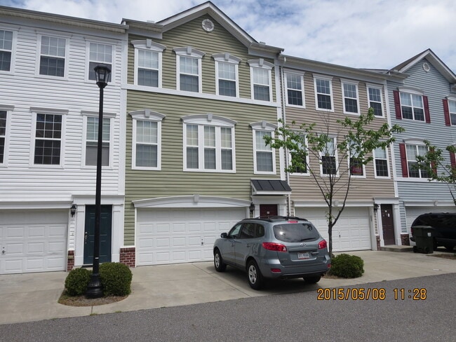Building Photo - 610 Jessica Cir