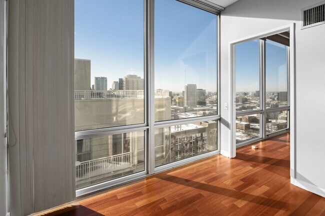 Photo - 653 N Kingsbury St Unit 2407