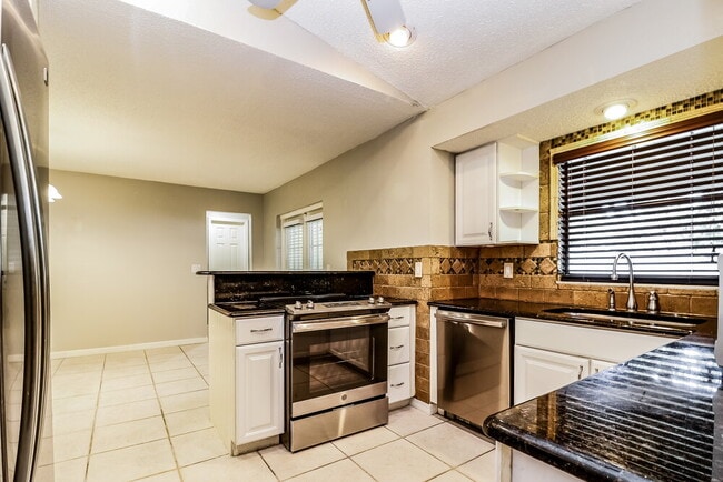 Photo - 5503 Bluejay Ln