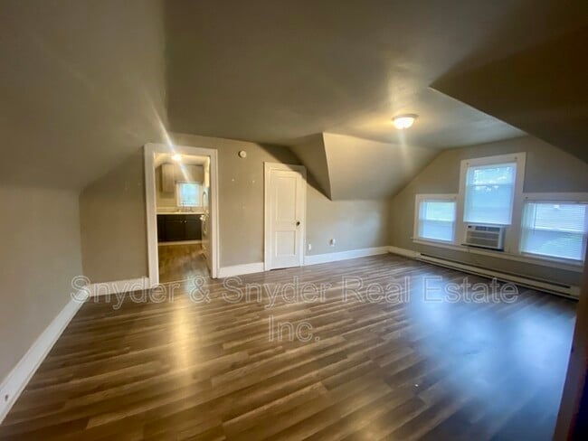 Photo - 438 Crestwood Ave