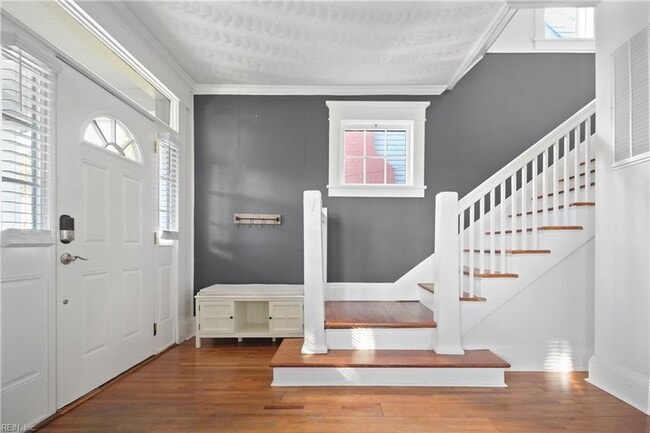 Photo - Classic 3 bedroom Home in the heart of Colonial Place