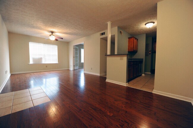 Photo - 100 Downing Way Unit Creek Pointe