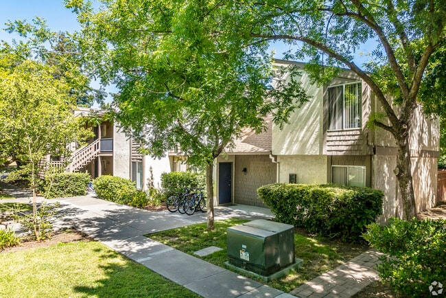 Alvarado Parkside Apartments