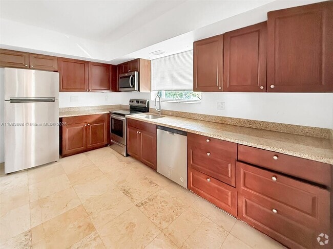 Building Photo - 1316 NE 105th St Unit 202 Rental