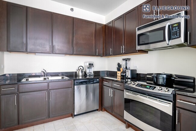 210 N Wells St Unit SI FL16-ID242