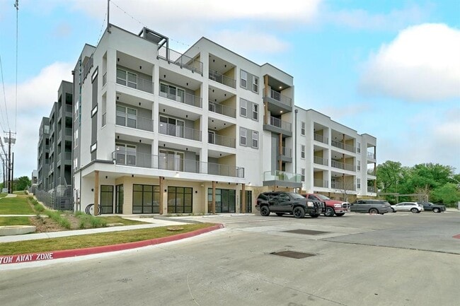 Building Photo - 4801 Springdale Rd Unit 1204