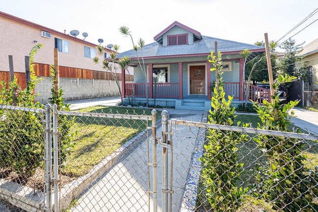 Photo - 1616 Bridge St