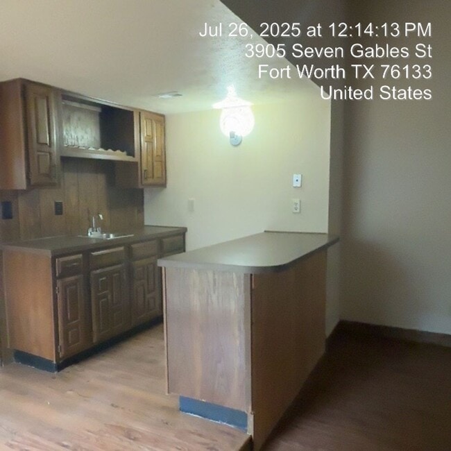 Photo - 3905 7 Gables St