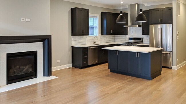 Photo - 2319 N Southport Ave Unit 2N