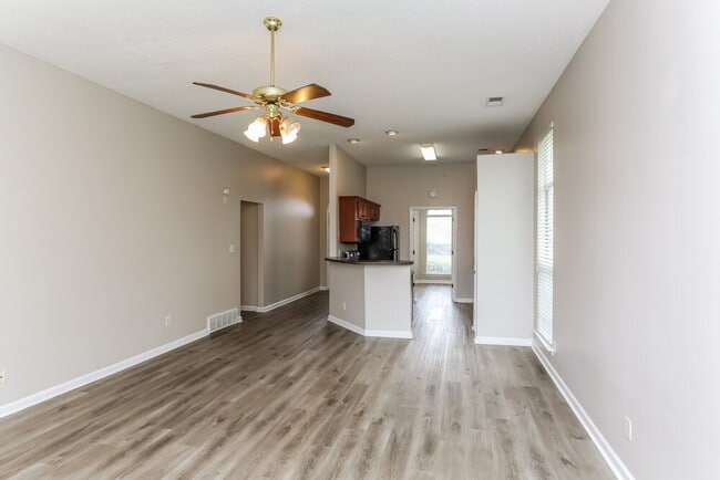 Photo - 1142 Red Fern Cir W