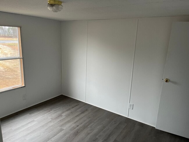 Photo - 632 British Rd