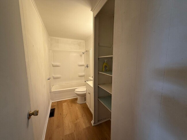 1440 Azalea Dr