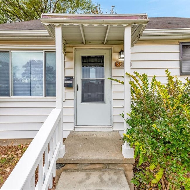 Photo - 9082 Louise St