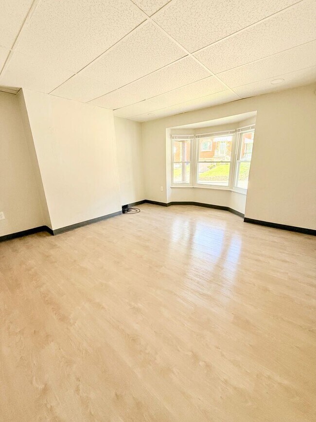 Photo - 847 Flemington St Unit Lower