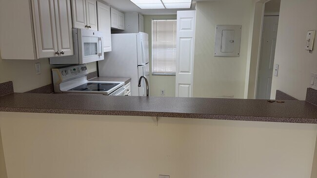 Photo - 905 Southridge Rd Unit 204a