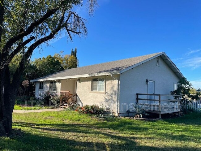 Building Photo - 2542 Rod Beaudry Dr