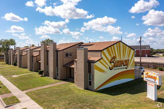 Building Photo - Sunray Townhomes