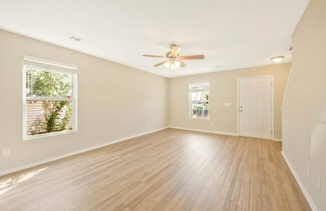 Photo - 2888 Creekbend Dr
