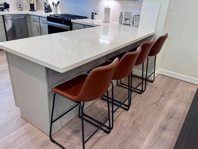 Building Photo - 131 Eastwood St