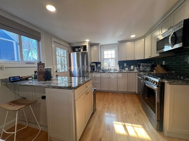 Photo - 76 Granite St