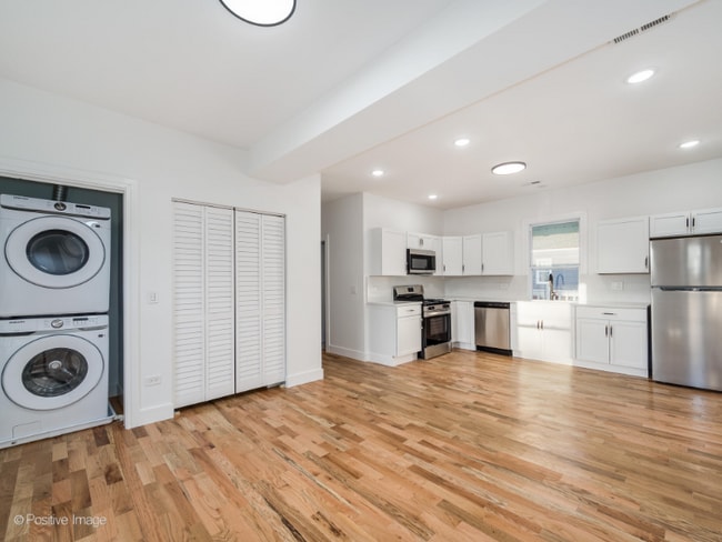 Building Photo - 3016 W 40th St Rental