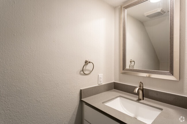 2 BR, 1.5 BA 1010 SF
