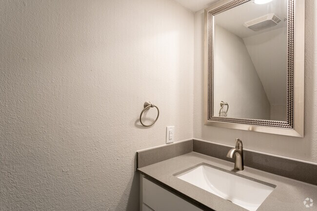 2 BR, 1.5 BA 1010 SF - Mueller Square Apartments