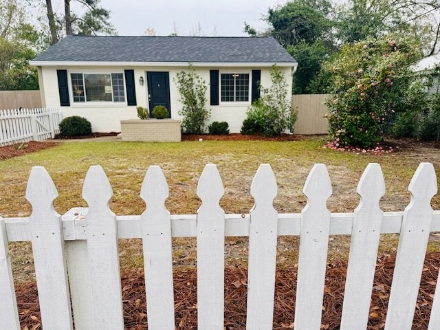 3221 York Dr