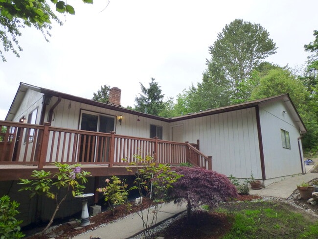 Building Photo - Charming West Seattle Rambler in the Priva... Rental