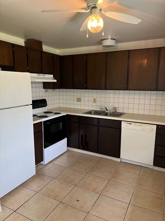 Photo - 1111 W Providence Ave Unidad #A