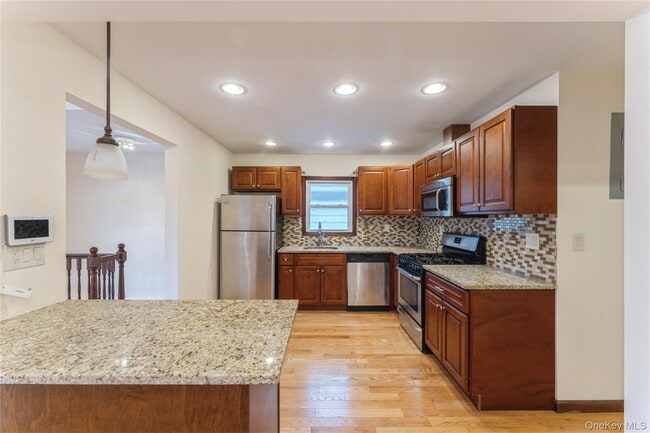 Photo - 228-20 Edgewood Ave Unit 2