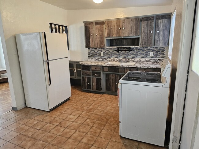 Photo - 8538 94th Ave