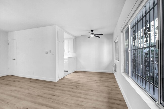 Building Photo - 514 N Hayworth