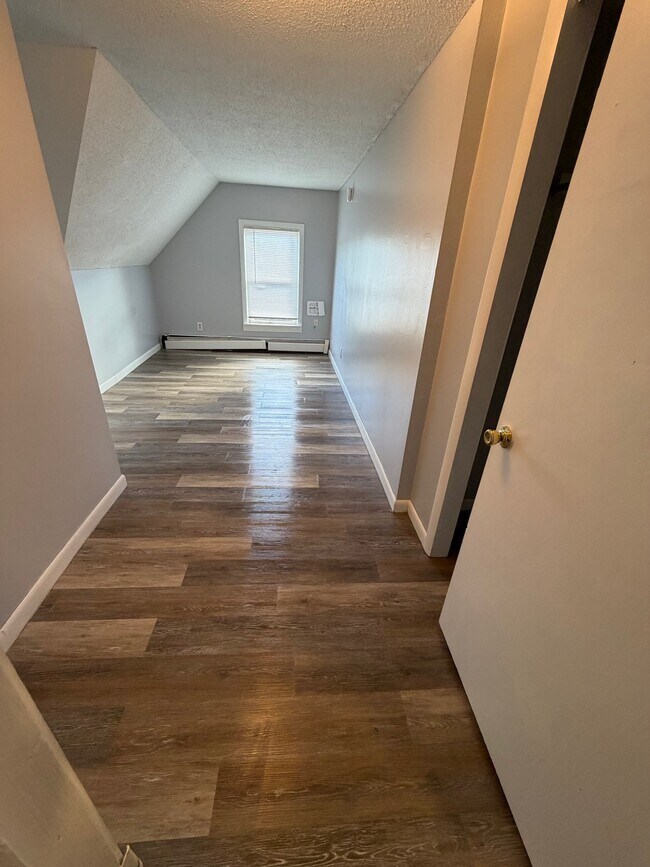 187 Center St Unit 5