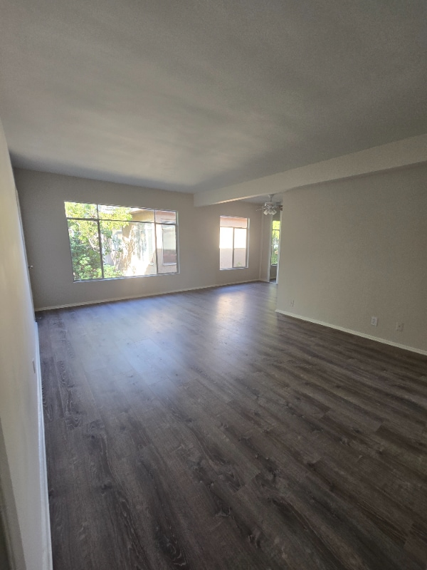 Photo - 13531 Wyandotte St Unidad 6