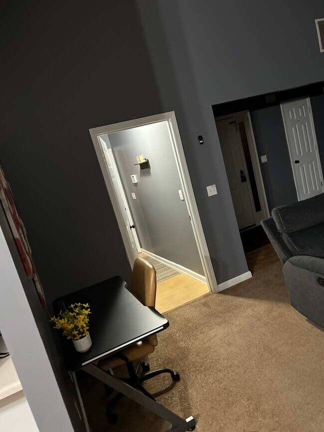 Entrance to garage - 105 Mills Lndg