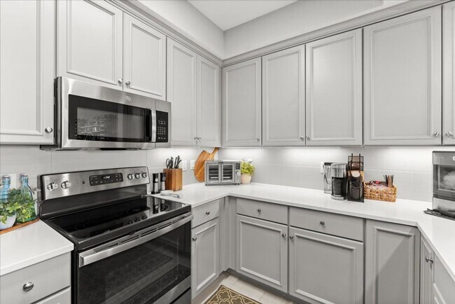 Photo - 6 Riverwalk Drive