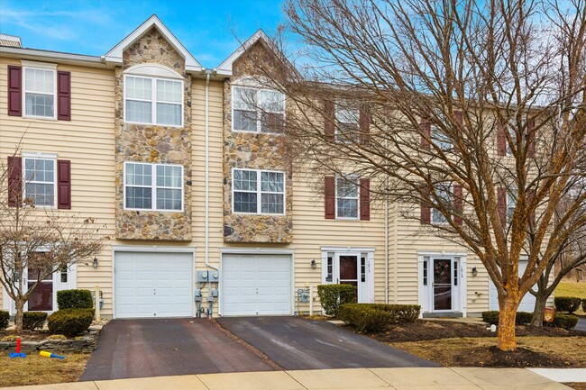 3BD/2.5BA Townhome in Prime Phoenixville L... - 3BD/2.5BA Townhome in Prime Phoenixville L...