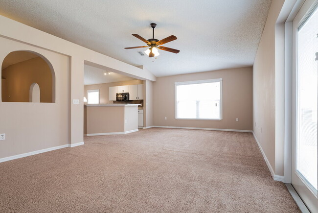 Photo - 125 Sterling Pine St