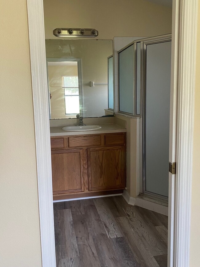 Photo - 220 Goldie St House