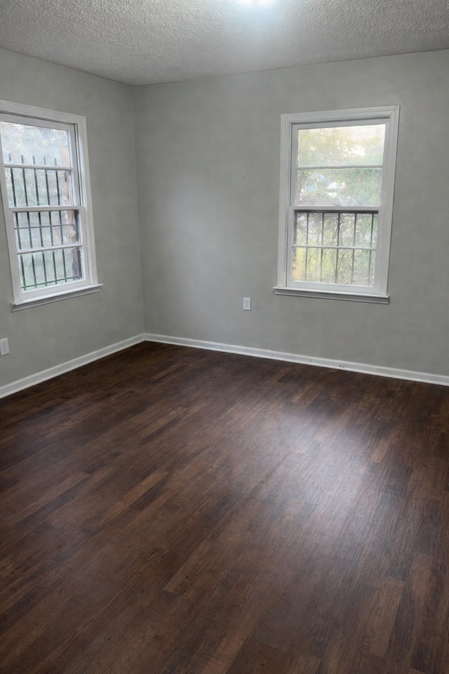 Photo - 661 Coleman Ln