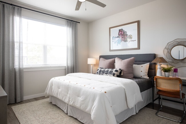 Photo - Prose Solaire Apartments
