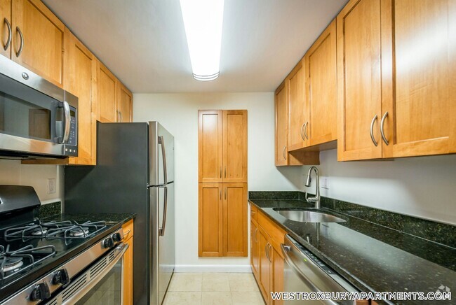 Building Photo - 531 VFW Parkway Rental