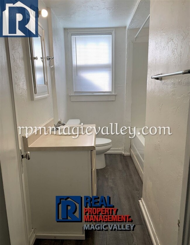 Photo - 302 N Birch St Unit Apt 3