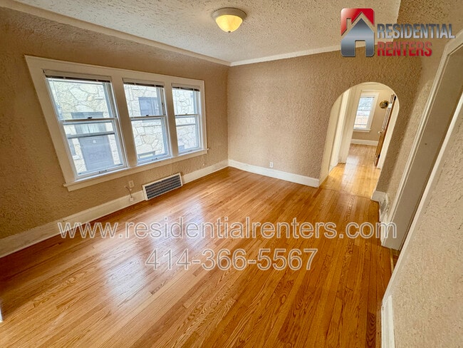 Photo - 2620 N 72nd St Unit Lower